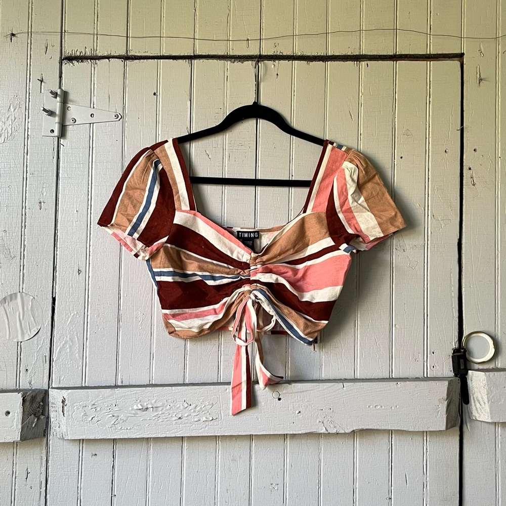 linen & rayon crop top with front scrunch & side zipper from TIMING